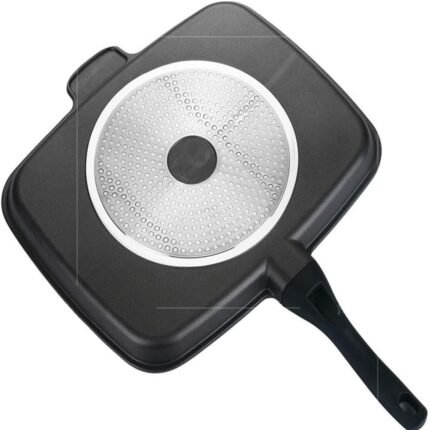 Cook eggs, meat, pancakes and vegetables together in one non-stick pan. Five separate sections make complete meals easier with less cleanup.